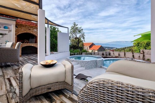 Holiday Home Secret Garden