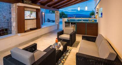 Spa Villa Jasmine with Heated Pool