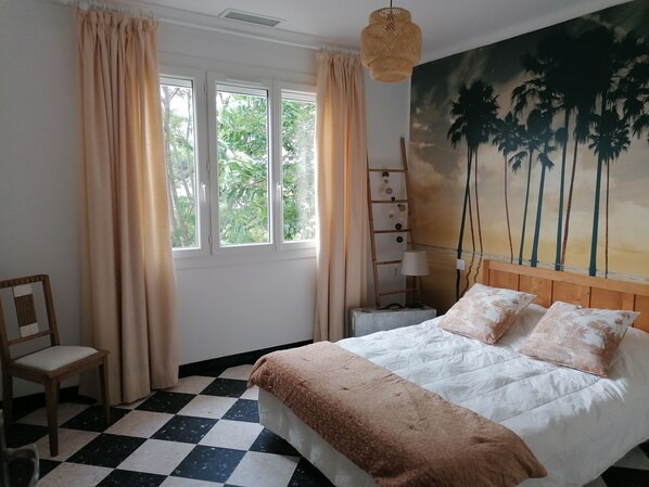 2 bedrooms, iron/ironing board, bed sheets - 1ST FLOOR IN A CHARMING TOWN 180M FROM THE BEACH (Agde)