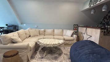 Smart TV, fireplace, video games