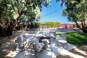 Terrace/patio - The Disco Day Desert House (Palm Springs)