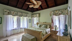 4 chambres, fer et planche à repasser, Wi-Fi, draps fournis