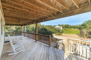 Terrace/patio - Beautiful Southern Shores home w/ a private pool and hot tub! (Southern Shores)