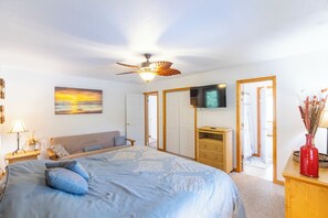 5 bedrooms, iron/ironing board, Internet - Beautiful Southern Shores home w/ a private pool and hot tub! (Southern Shores)