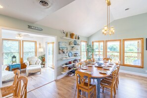 Dining - Beautiful Southern Shores home w/ a private pool and hot tub! (Southern Shores)