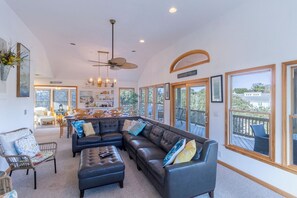 Smart TV - Beautiful Southern Shores home w/ a private pool and hot tub! (Southern Shores)