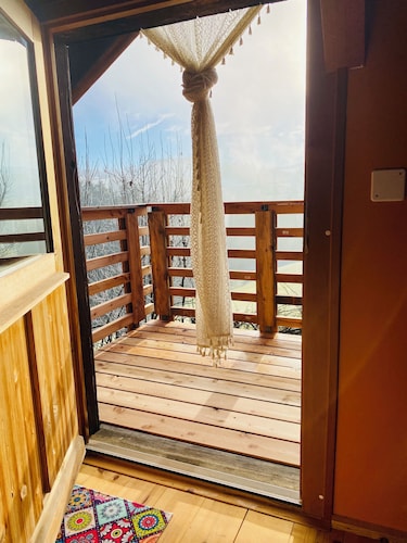 Farmhouse in secluded location for 2 people with terrace and balcony, dogs welcome