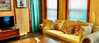 Lawrence's Llano River Tree Haus