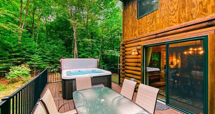 Log Cabin Fall Vibes • Hot Tub, Fire Pit & Games