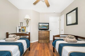 5 Schlafzimmer, Bügeleisen/Bügelbrett, WLAN, Bettwäsche