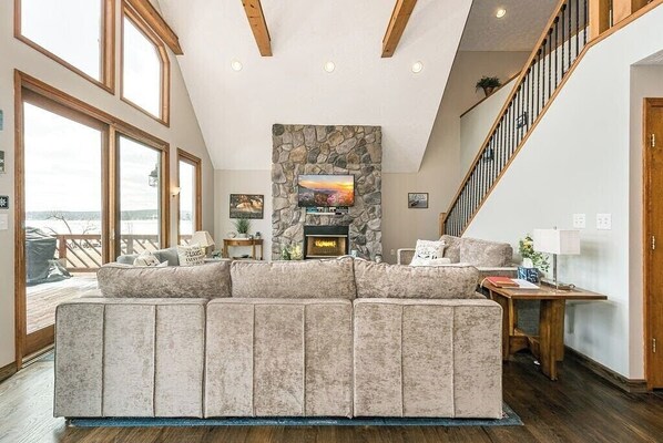 TV, fireplace, foosball - Linger Longer at Deep Creek Lake (Swanton)