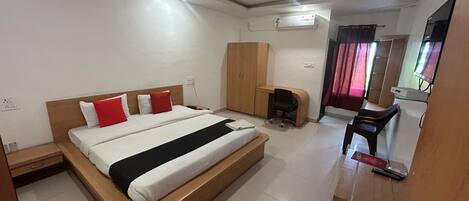 Standardzimmer | Schreibtisch, kostenloses WLAN