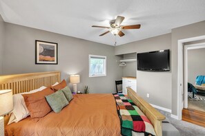 3 chambres, fer et planche à repasser, Wi-Fi, draps fournis