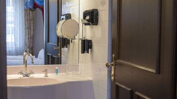 Free toiletries, towels, soap, shampoo