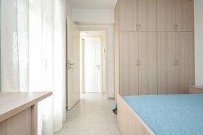 2 habitaciones, tabla de planchar con plancha, wifi y ropa de cama
