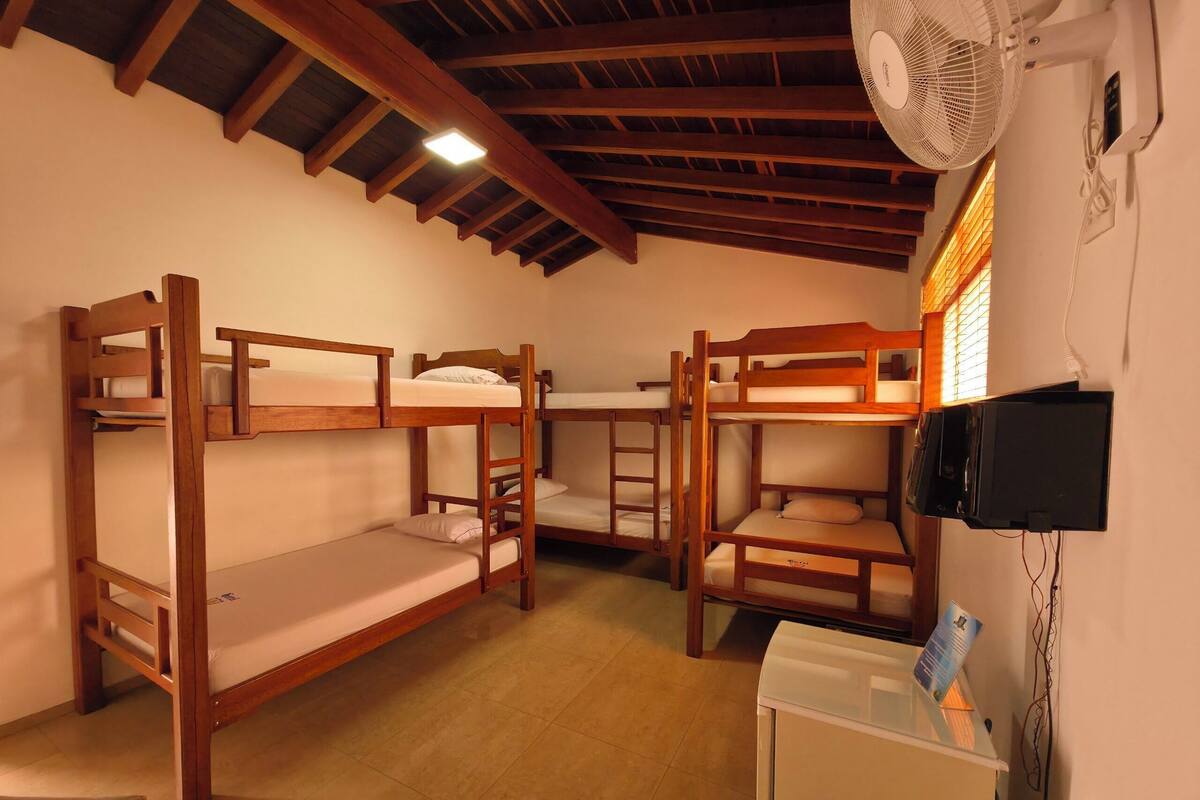Laptop workspace, free WiFi, individually furnished, bed sheets