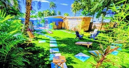 King Studio Steps from Sand + Resort Backyard