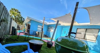 2 Minutes from Beach/Downtown + Patio & Grill