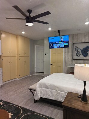 1 bedroom, iron/ironing board, WiFi, bed sheets