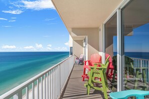 コンドミニアム ベッド (複数台) バルコニー オーシャンビュー (Tidewater Beach Resort 1709) | 施設の敷地