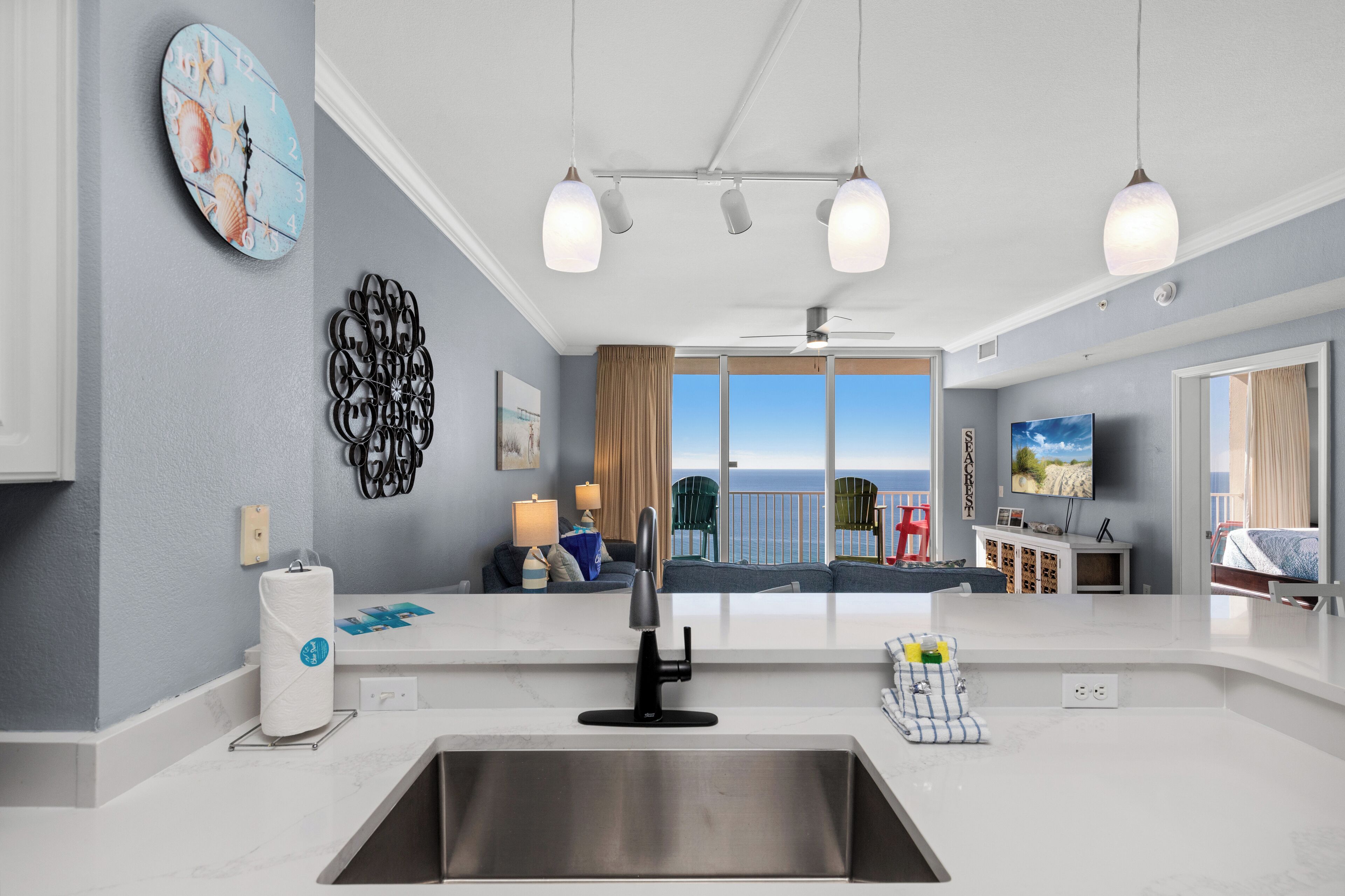 Appart'hôtel, plusieurs lits, balcon, vue océan (Tidewater Beach Resort 1709) | Intérieur