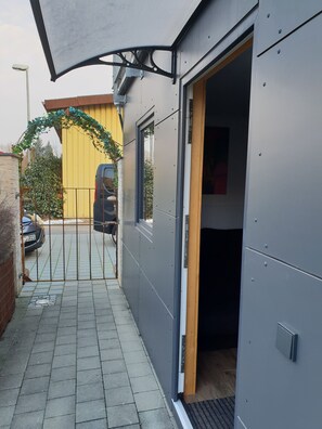 Exterior detail - Tiny House "Black Pearl" (Tettnang)