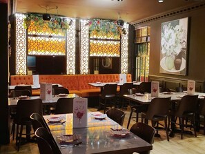 Dining - HNFC Stays - En-suite, Free Parking & Restaurant (Tyne and Wear)