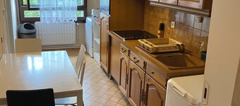 Large, two-bedroom apartment for 6 in downtown Reims