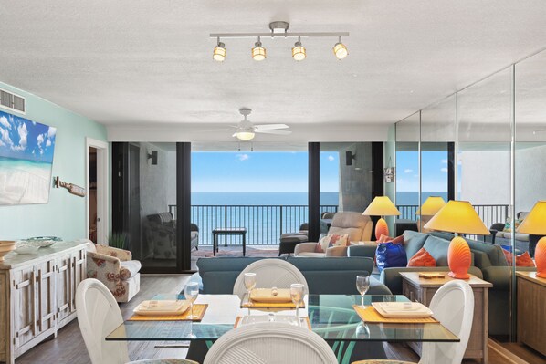 Condo, Plusieurs lits, balcon, vue sur l’océan (Watercrest 605) | Restauration