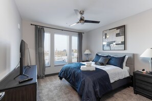 2 Schlafzimmer, Schreibtisch, Bügeleisen/Bügelbrett, kostenloses WLAN