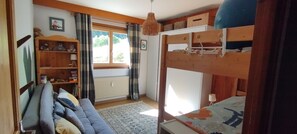2 slaapkamers, een strijkplank/strijkijzer