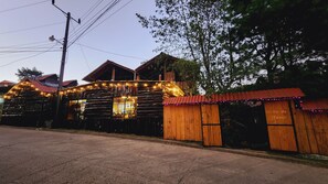 Fachada de la propiedad
