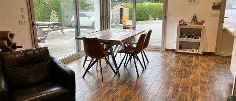 تناول الطعام