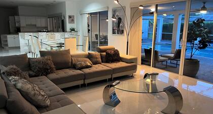 3-bedroom in Davie . WiFi, AC. Pool ,near to Sawgrass Mall, Hard Rock ,F Garden,