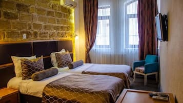 Chambre Standard avec lits jumeaux, vue ville | Literie de qualité supérieure, matelas Select Comfort, minibar