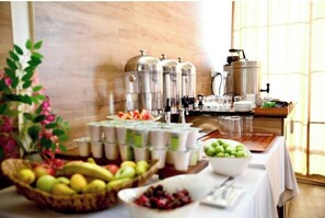 Free daily buffet breakfast