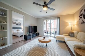 Smart TV - Down to Earth - Medical Center - 30+ day stays (Houston)