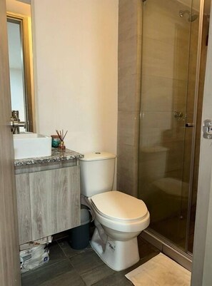 Handtücher, Seife, Toilettenpapier