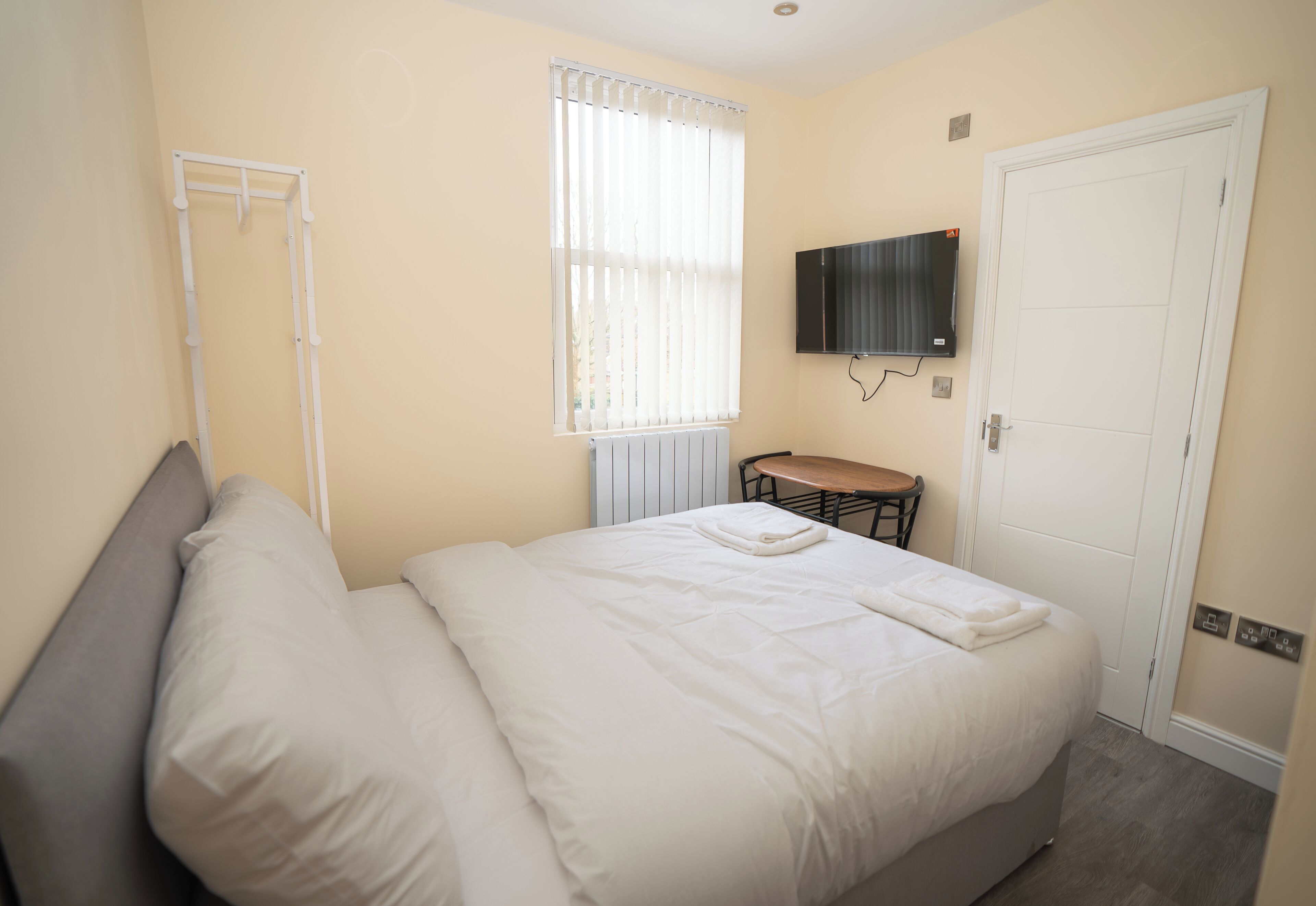 Economy Single Room, Park View | Blackout curtains, iron/ironing board, free WiFi