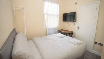 Economy Single Room, Park View | Blackout curtains, iron/ironing board, free WiFi