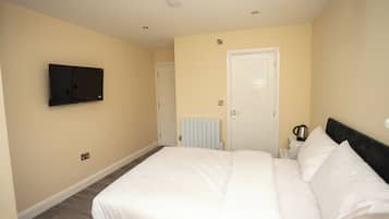 Cortinas blackout, tabla de planchar con plancha y wifi gratis