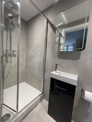 Economy-Studio, Parkblick | Badezimmer | Haartrockner