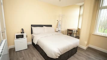 Phòng đôi Superior, quang cảnh công viên | Màn/rèm cản sáng, bàn ủi/dụng cụ ủi quần áo