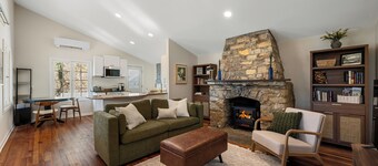 Elevated Potomac River Retreat - King Suite - Riverfront - Large Screened Porch