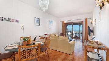 Huoneisto | Oleskelualue | Taulutelevisio