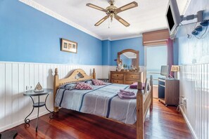 3 kamar tidur, setrika/meja setrika, Wi-Fi gratis, dan seprai linen