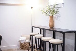 Interior - Modern Luxe 2bd Apartment Near SLC with King Bed, Backyard, And Washer/Dryer (Murray)