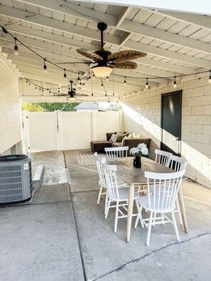 Outdoor dining - Modern Luxe 2bd Apartment Near SLC with King Bed, Backyard, And Washer/Dryer (Murray)