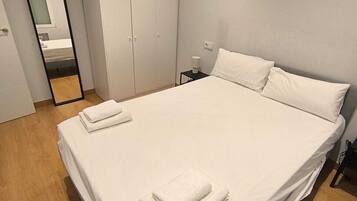 1 bedroom, free WiFi, bed sheets