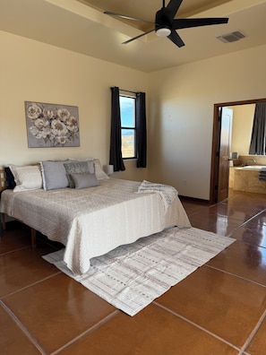 3 dormitorios, tabla de planchar con plancha, wifi gratis y ropa de cama